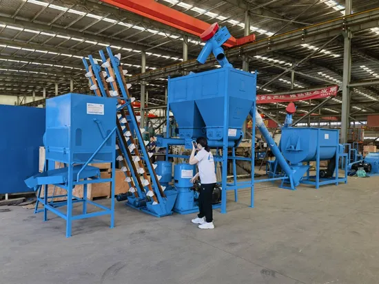 Машина для производства гранул корма для животных с плоской матрицей